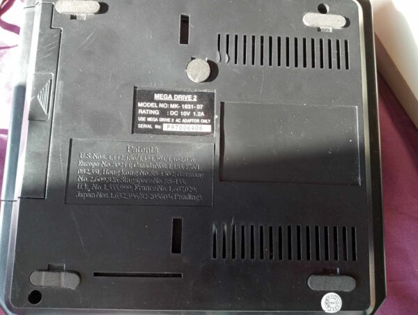 Console de jeux Mega drive 2 ( marque FEIHAO ? )