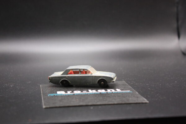 LESNEY Matchbox Series No. 45 Ford Corsair 1960